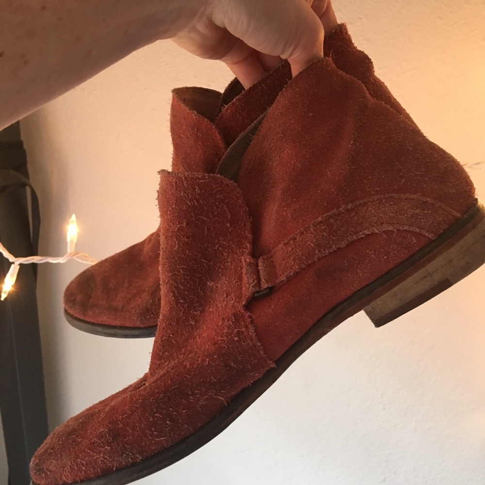 Free people suede low boots 👢♥️
